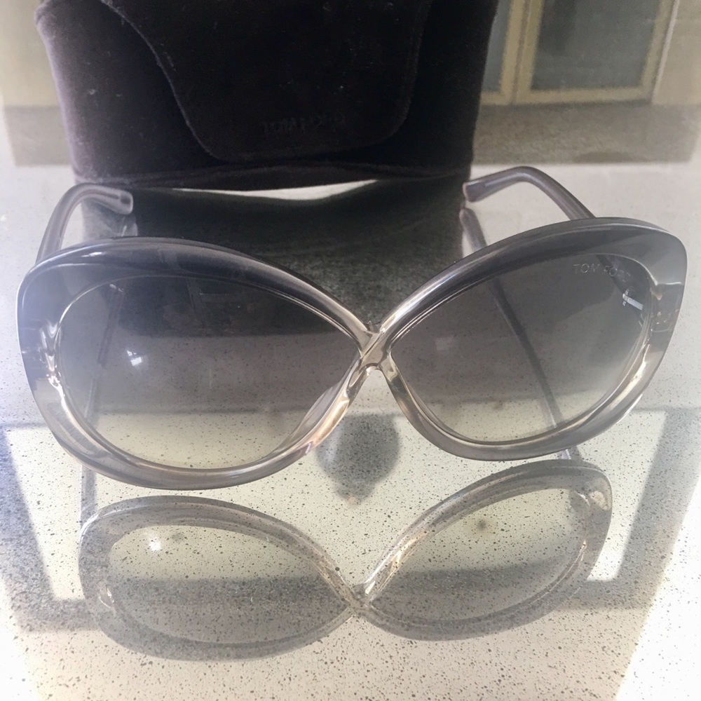 💯 authentic Tom Ford sunglasses 🕶